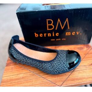 Bernie Mev Bella Me Black Polka Dot Ballet Flats Size 39 EU/ 8.5 US Patent Toe